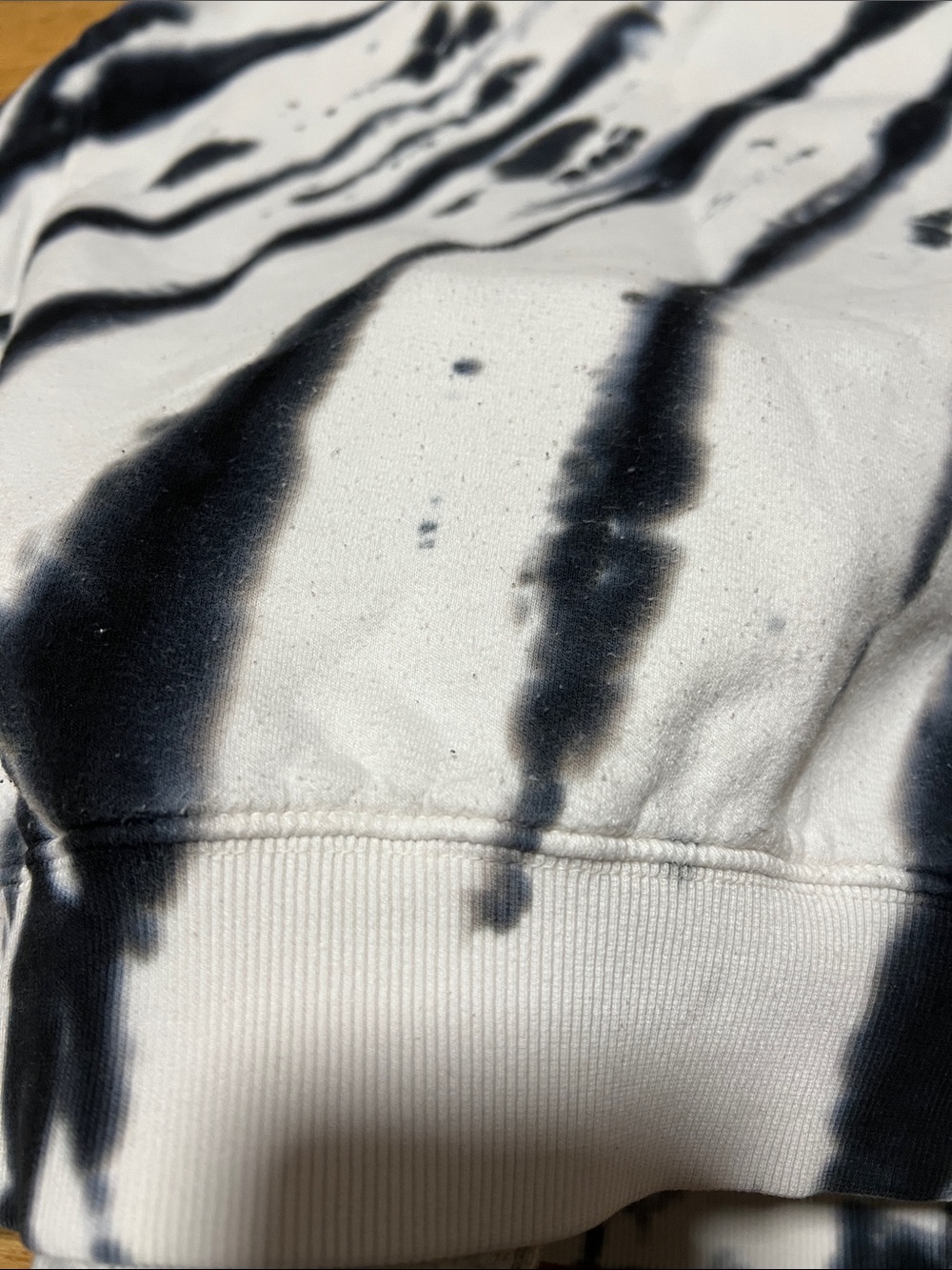 Good American Boyfirned Tie Dye Sweatshirt Black & White Size 1/Small - Picture 4 of 7